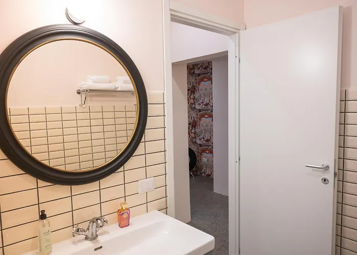 Apartment Trasteverehome - Cisterna Secrets At The Heart Of Trastevere Rome